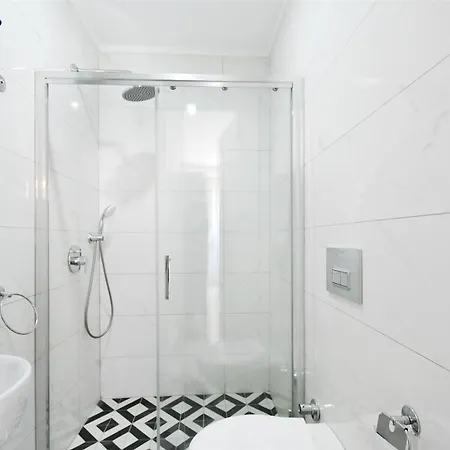 White Sail Spacious 2-bedroom Steps From Yekta Mall In Mahmutlar, Apartamento *